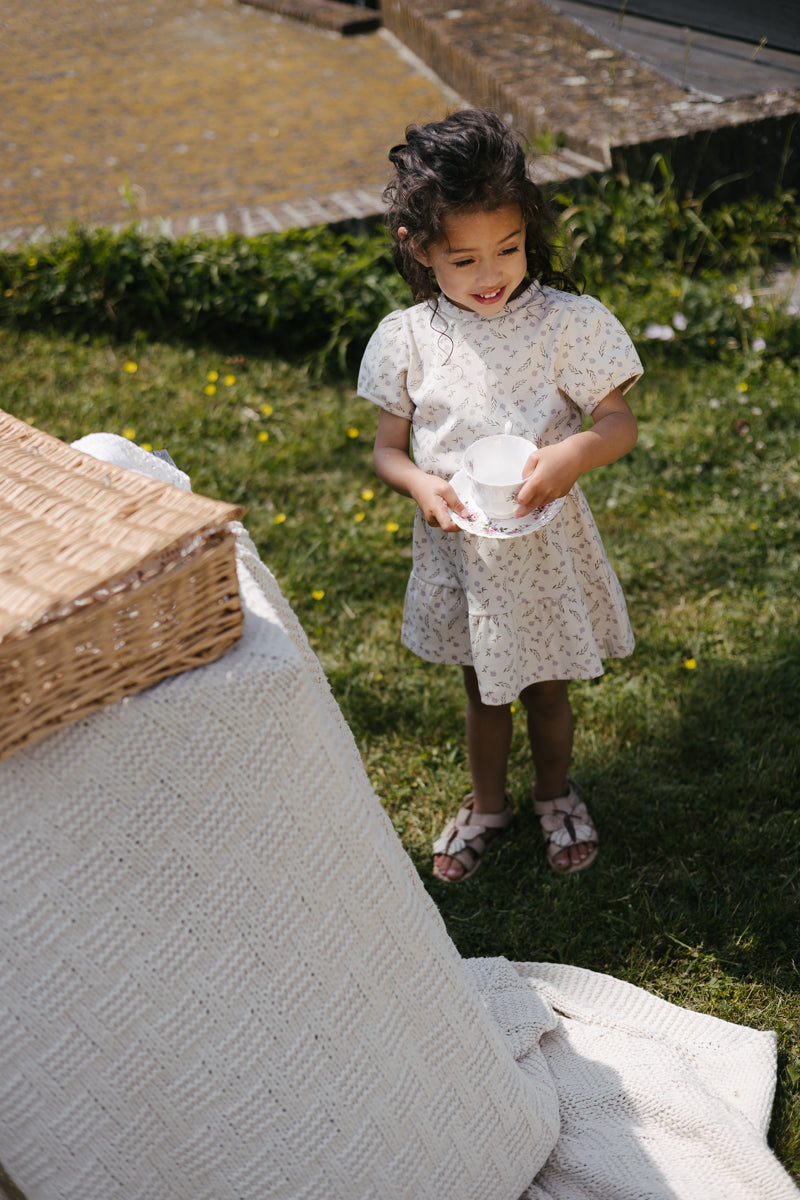 Jurk ecru met bloemen | AOP Purple Flower