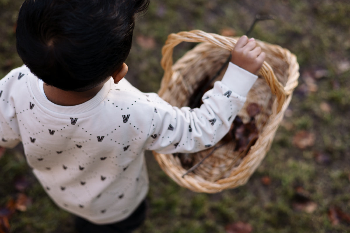 Sweater wit all over print | AOP White Graphic