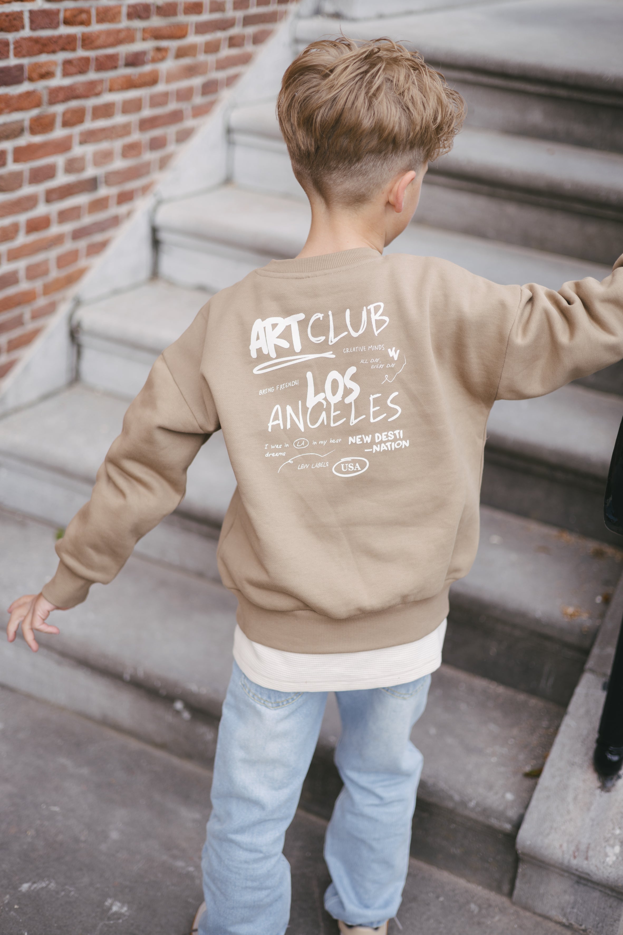 Camelkleurige sweater met tekstprint | Dark Sand