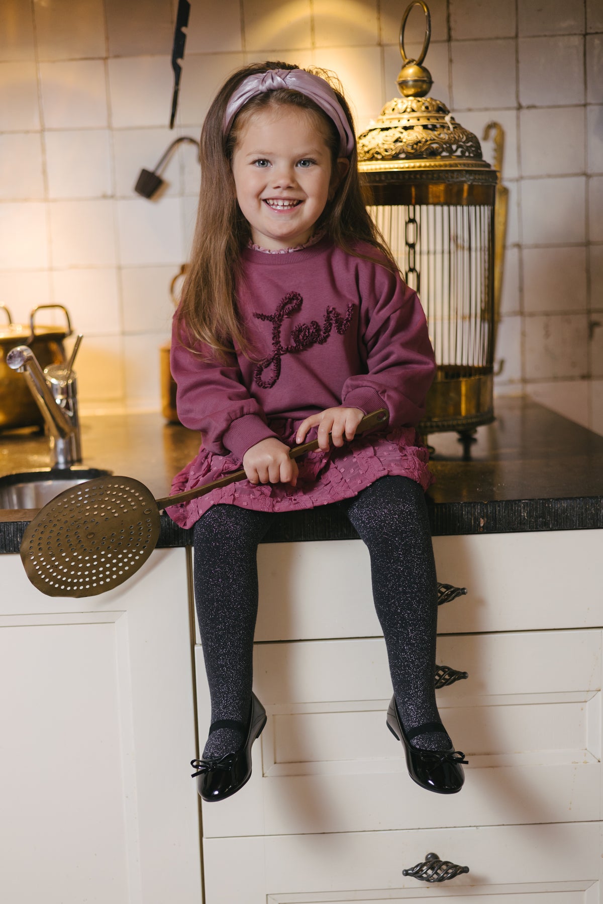 Paarsroze sweater met borsttekst | Dark Mauve