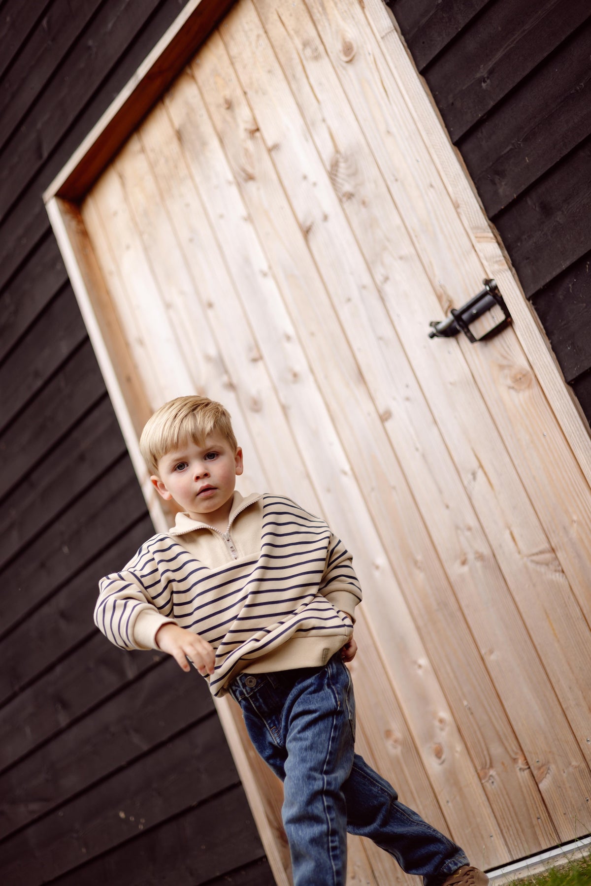 Crèmekleurige gestreepte sweater met polokraag | AOP Dark Blue Stripe
