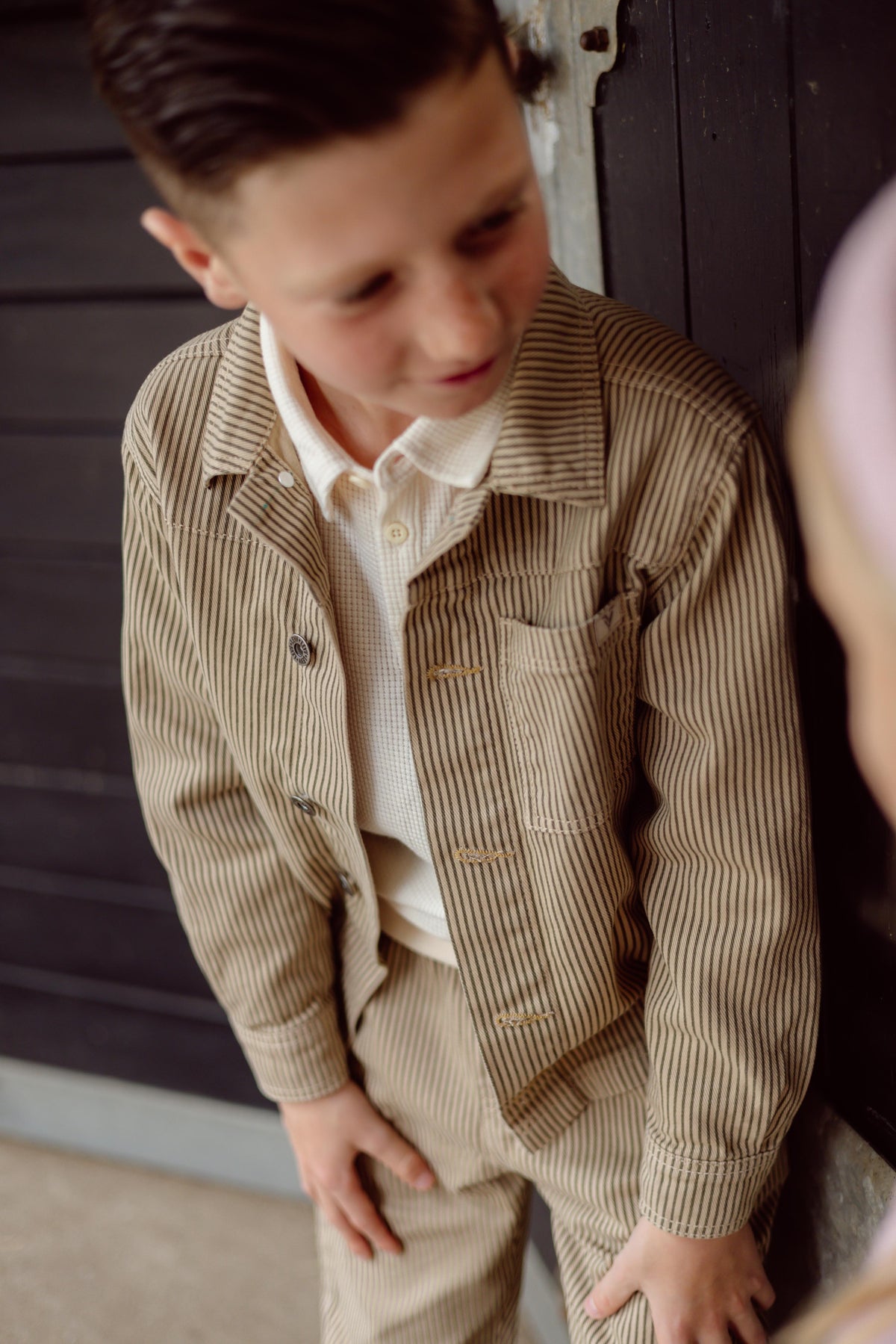 Beige gestreept overshirt met borstzak | AOP Dark Green Stripe