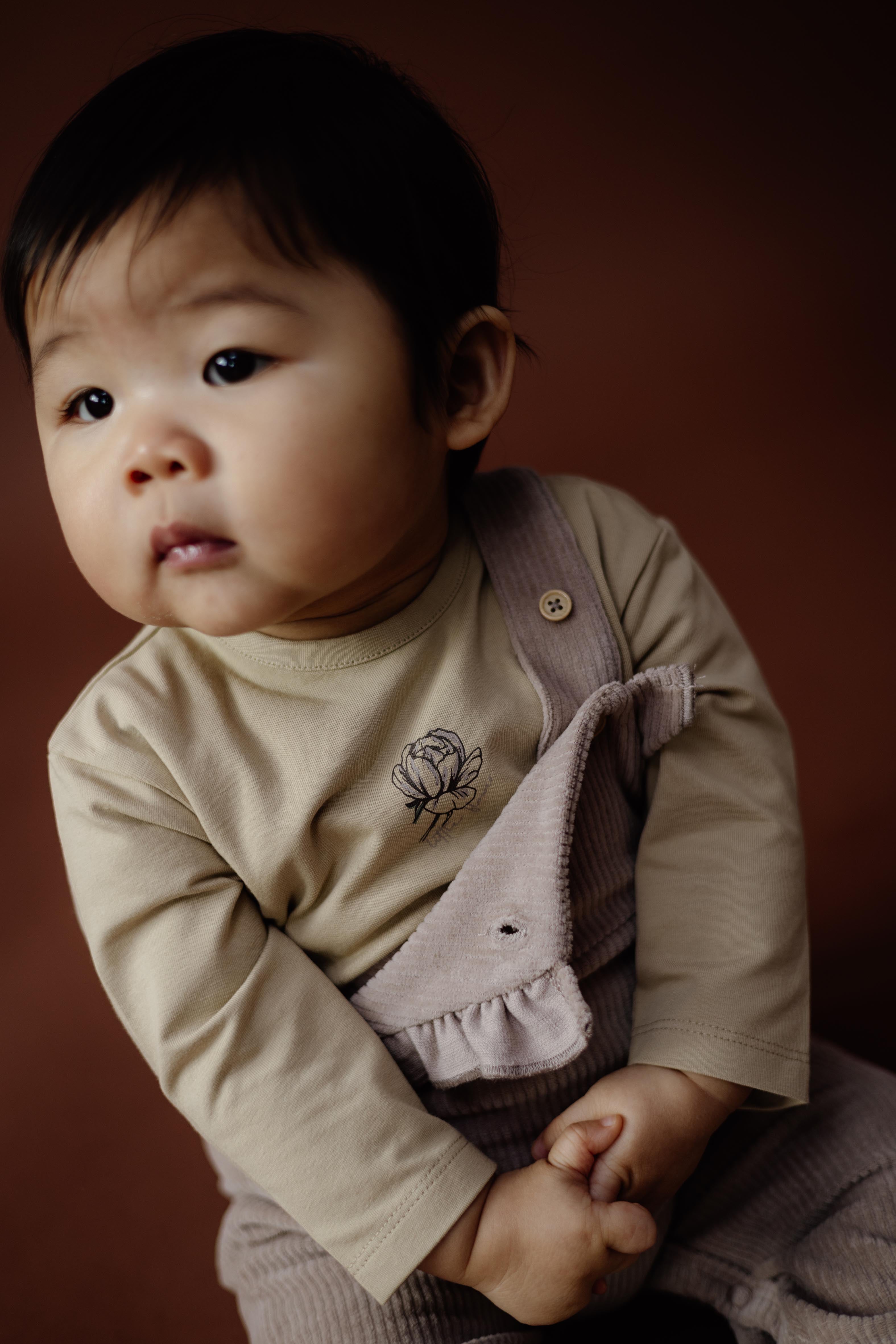 Zachtgele longsleeve met borstborduursel | Beige