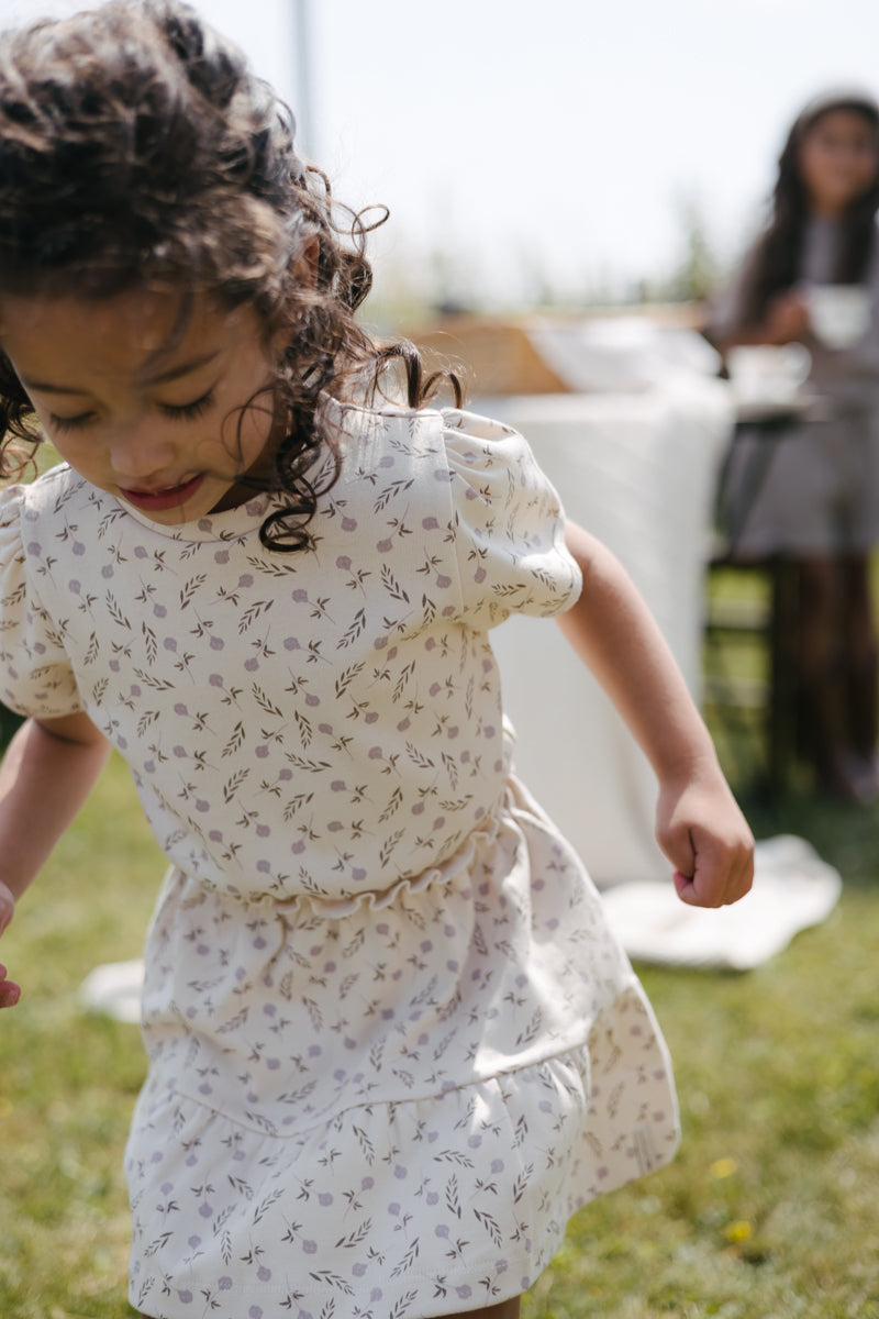 Jurk ecru met bloemen | AOP Purple Flower