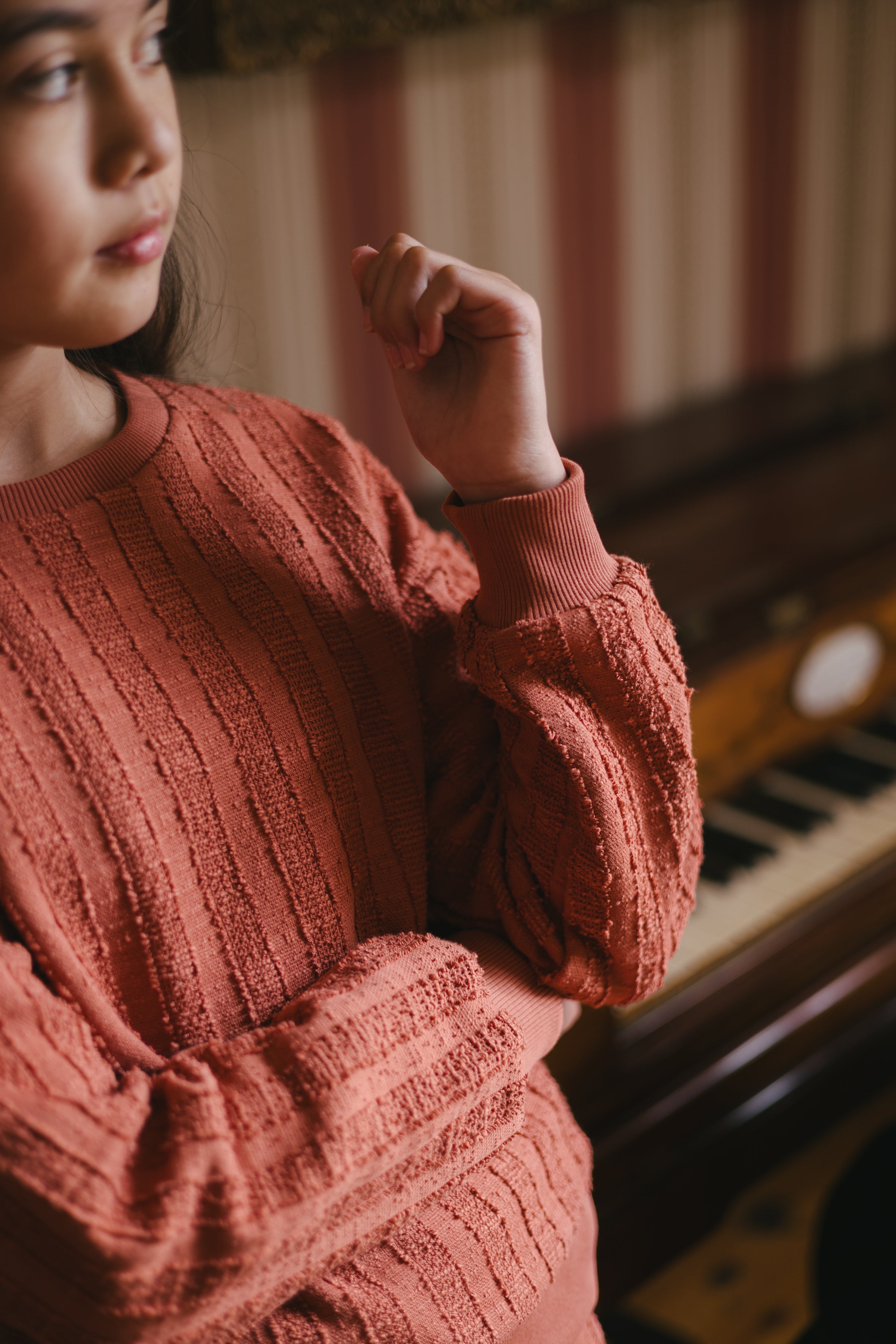 Koraalroze ribgebreide sweater | Coral
