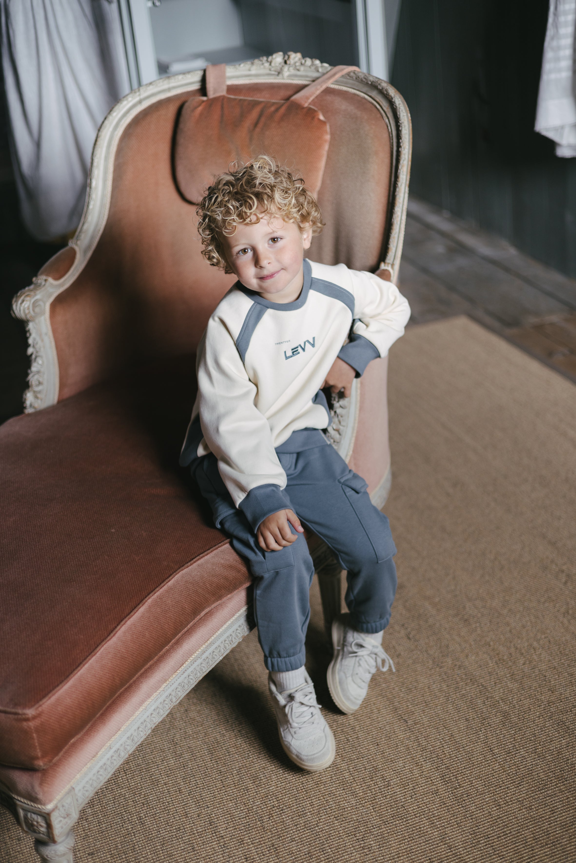 Ecru sweater met blauwgrijze vlakken | Cotton Cream