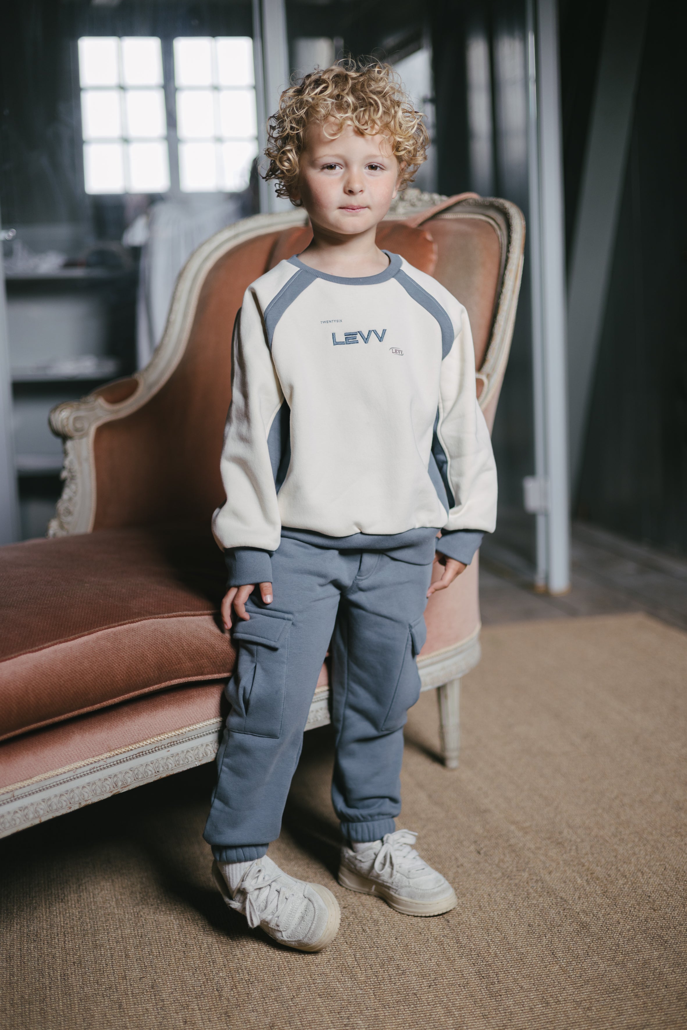 Ecru sweater met blauwgrijze vlakken | Cotton Cream