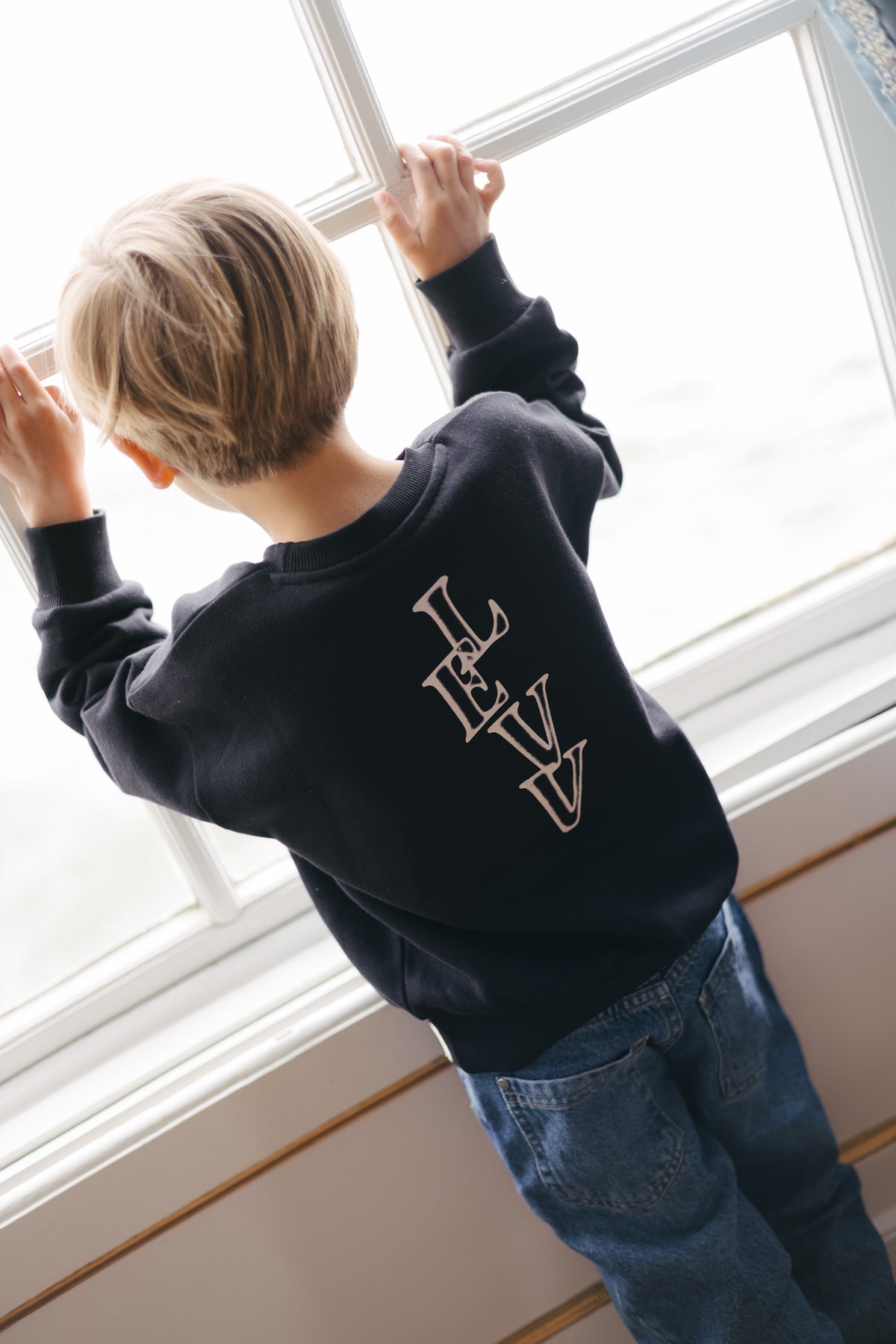 Zwarte sweater met ruglogo | Black