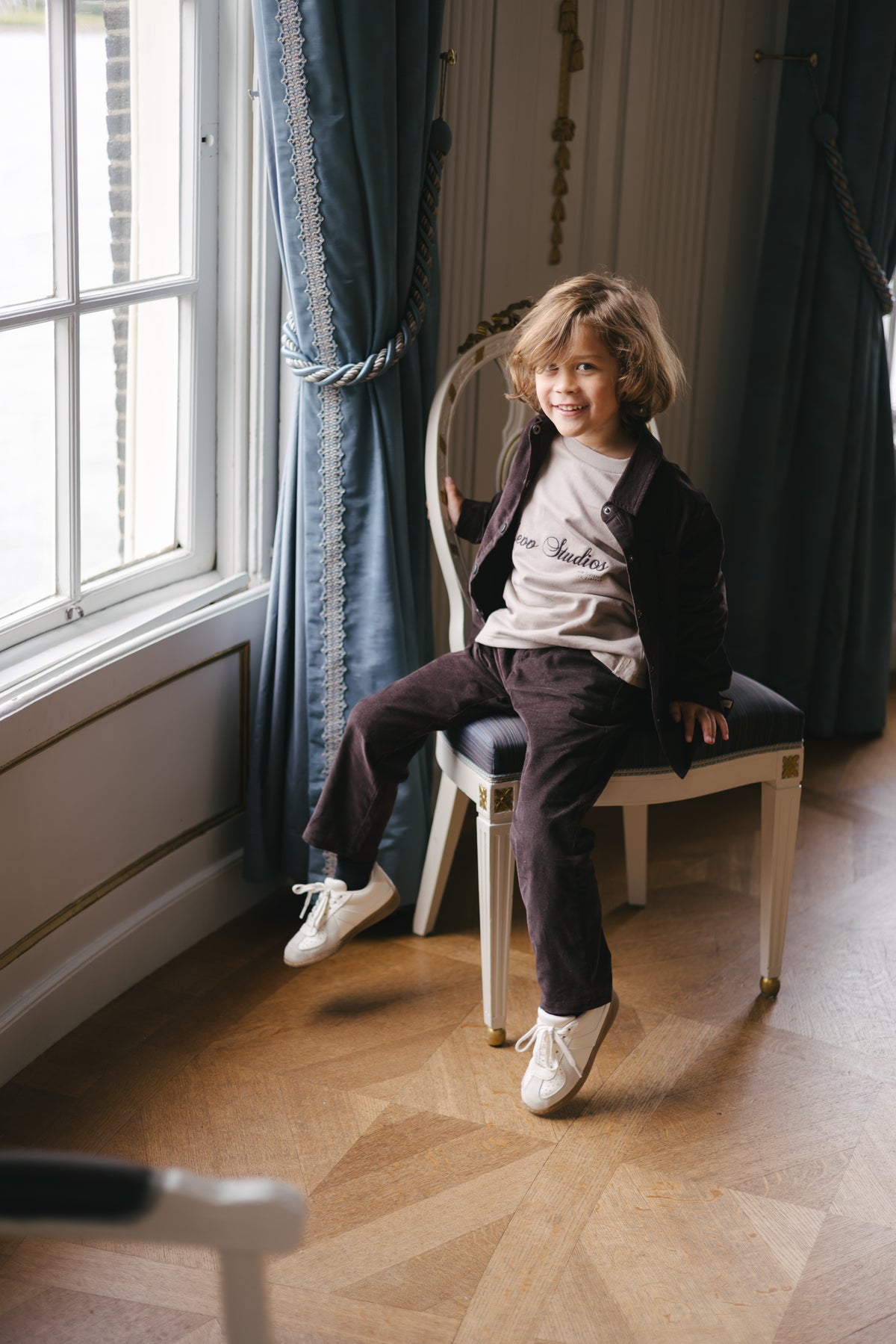 Donkerbruine broek met ribstructuur | Purple Grey