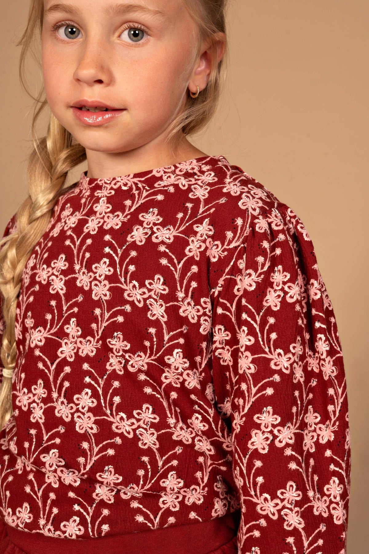 Rode blouse met witte bloemenprint | AOP Red Flower